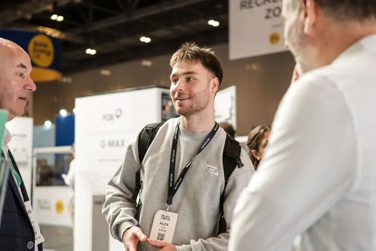 Visitors and exhibitors in conversation at Fáilte Solar at Solar & Storage