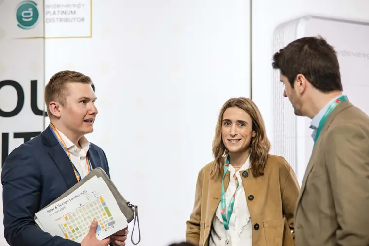 Visitors and exhibitors in conversation at Fáilte Solar at Solar & Storage