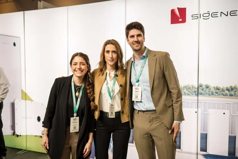 Guests pictured beside the Fáilte Solar product display at Fáilte Solar at Solar & Storage
