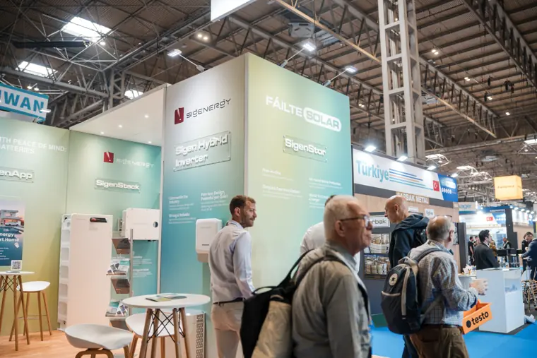 The exhibition stand and visitors at InstallerSHOW.