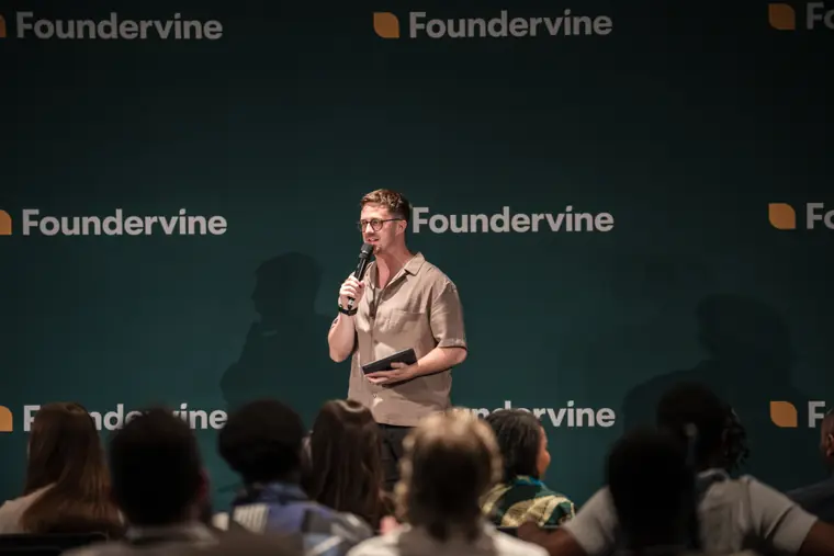 Founder presenting in the pitch competition.