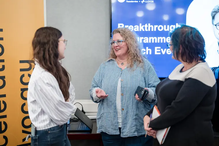 A conversation during the Foundervine event.