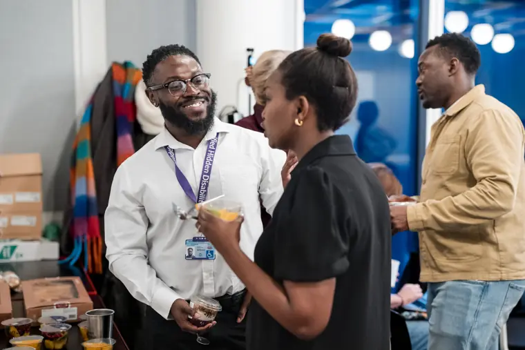 A conversation during the Foundervine event.