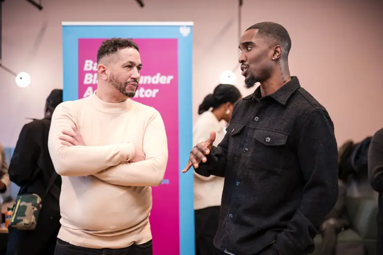Founders discuss their work during the break.
