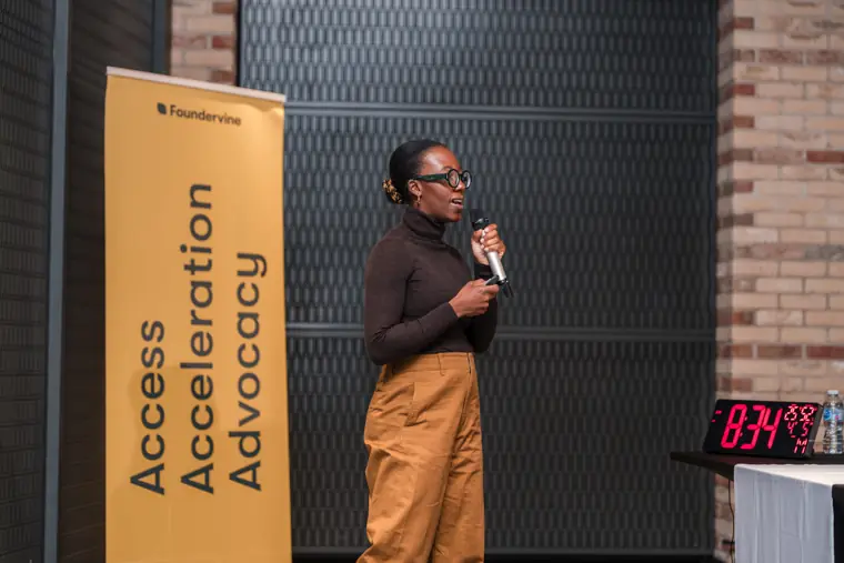 Founder presenting to the showcase audience.