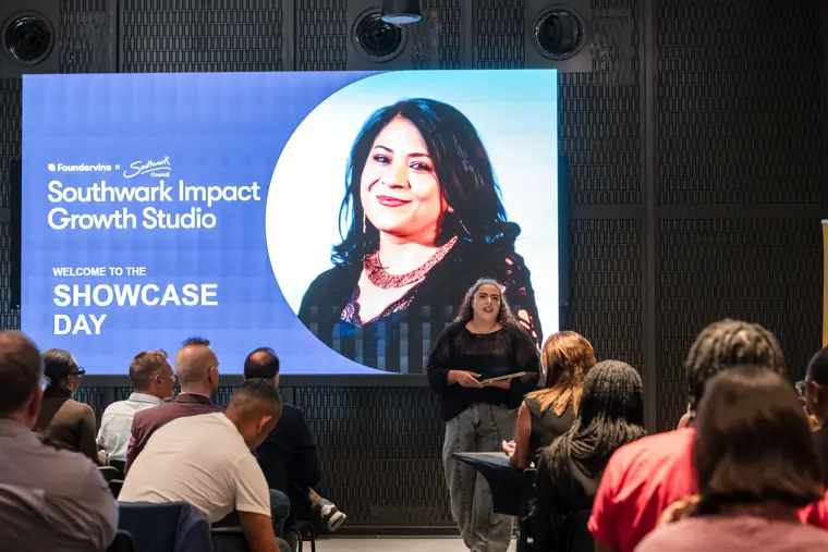 Founder presenting to the showcase audience.