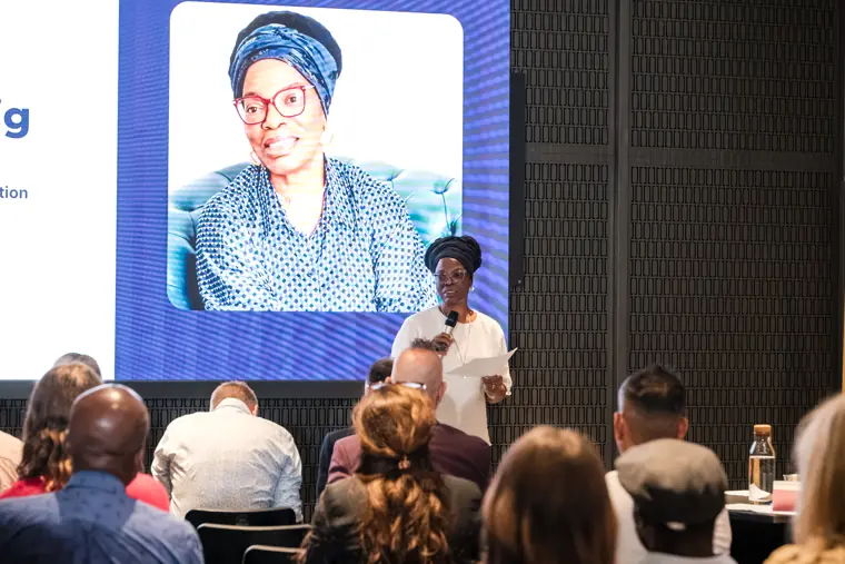 Founder presenting to the showcase audience.