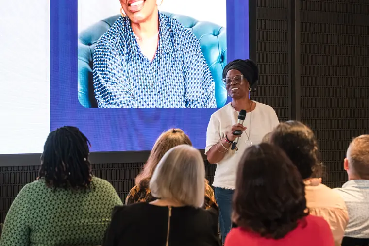 Founder presenting to the showcase audience.