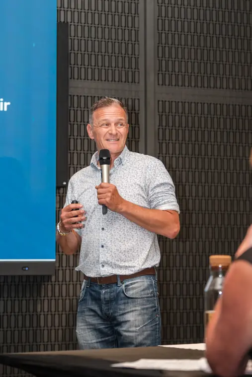 Founder presenting to the showcase audience.
