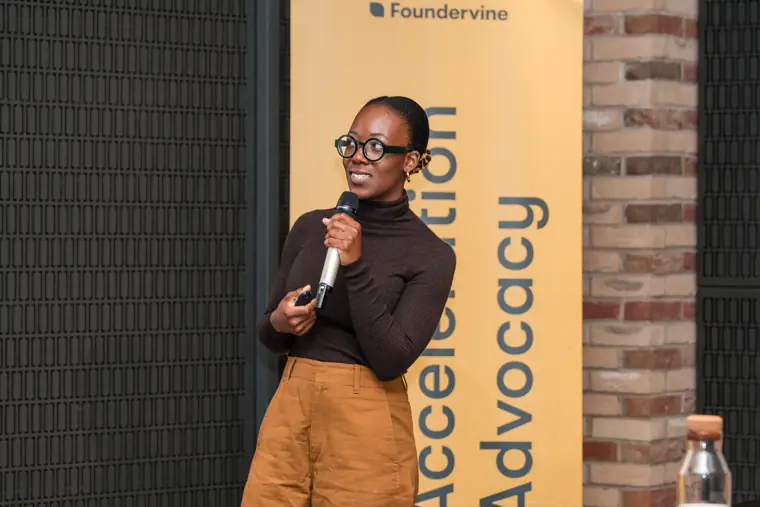 Founder presenting to the showcase audience.