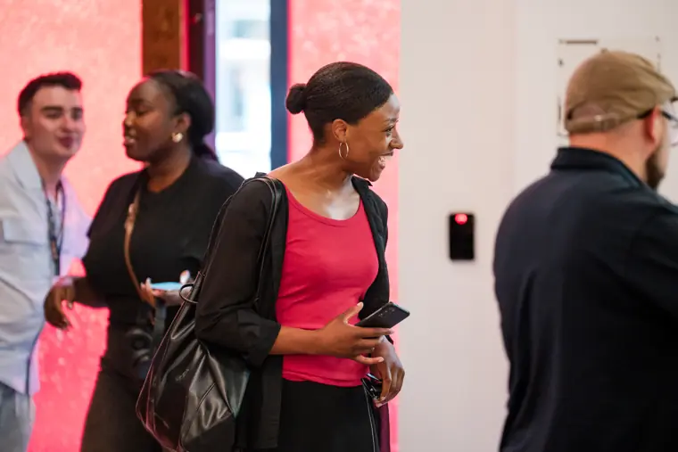 Participants meet between sessions.